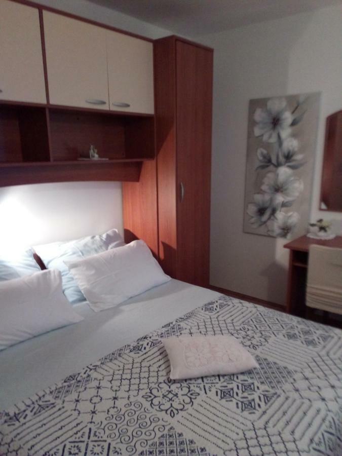 Apartments Pinezic มาร์ตินชิซา ภายนอก รูปภาพ